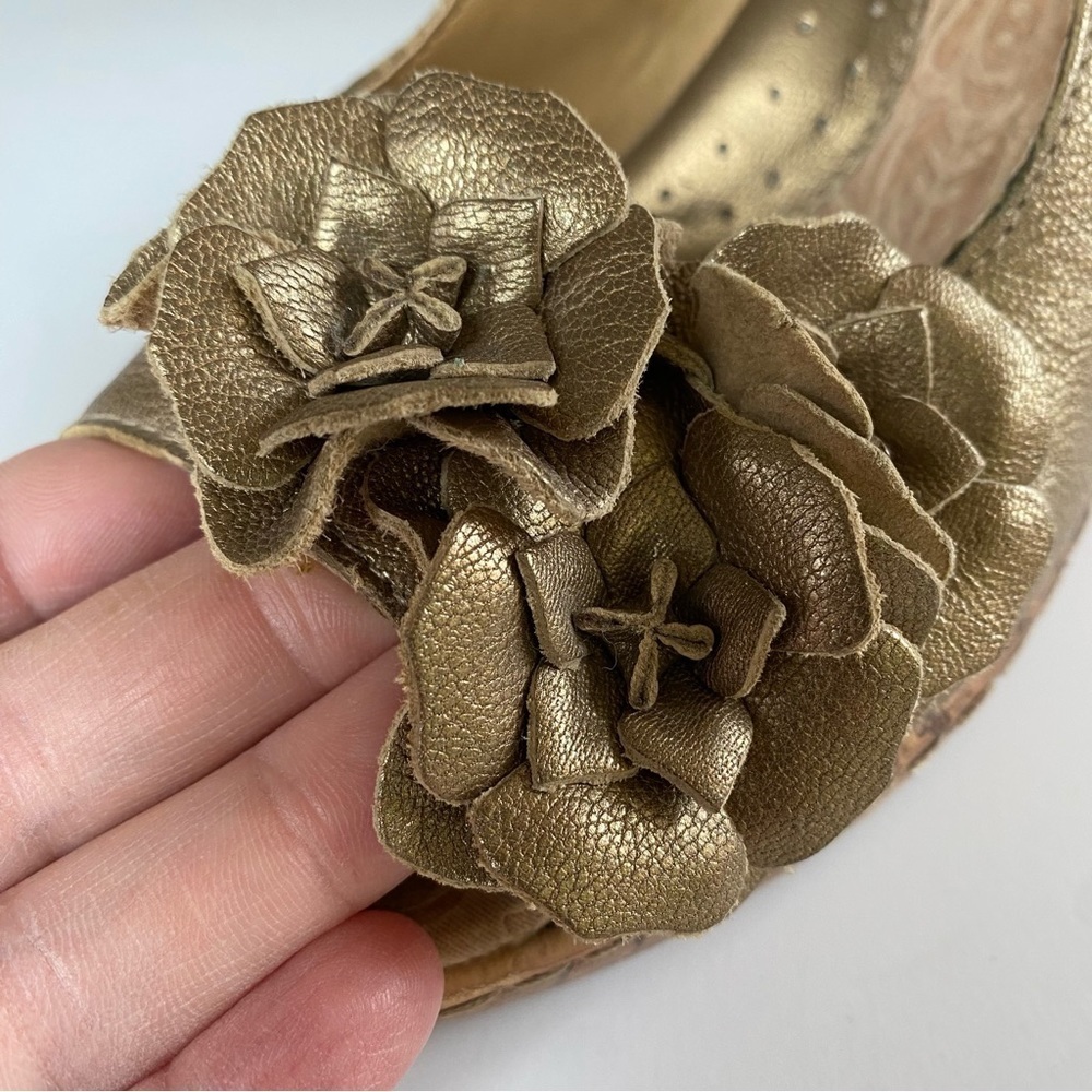 B.O.C. BORN CONCEPT Gold Wedge Sandals - Picture 5 of 14